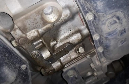 Xe Mazda CX-5 bị thấm dầu hộp số, xin hướng xử lý từ các bác?